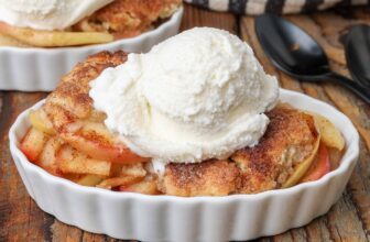 Cinnamon Apple Cobbler – Barefeet within the Kitchen