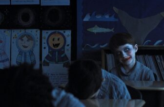 Zach Cregger’s Mysterious New Horror Movie ‘Weapons’ Has Critics Raving