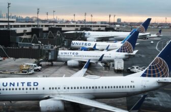 Air Traffic Controllers Still Struggling to Communicate With Pilots: Report