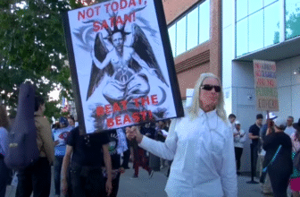 Peter Thiel’s Antichrist Lectures Met With Protestors Who Seem to Think He’s the Antichrist