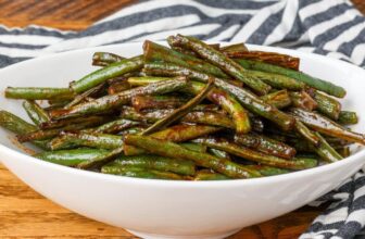 Sriracha Honey Roasted Green Beans